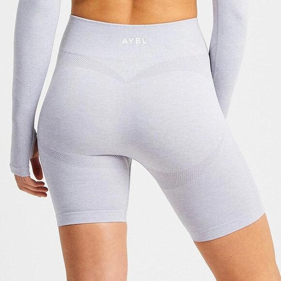 Motion Seamless Cycling Shorts - Picture 1 of 7